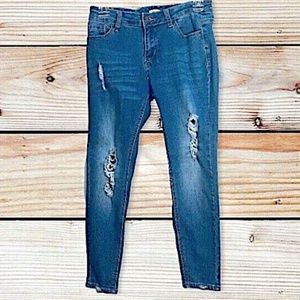 Encore Jeans Size 5 Women’s Juniors Distressed Destroyed Medium Wash Blue Skinny